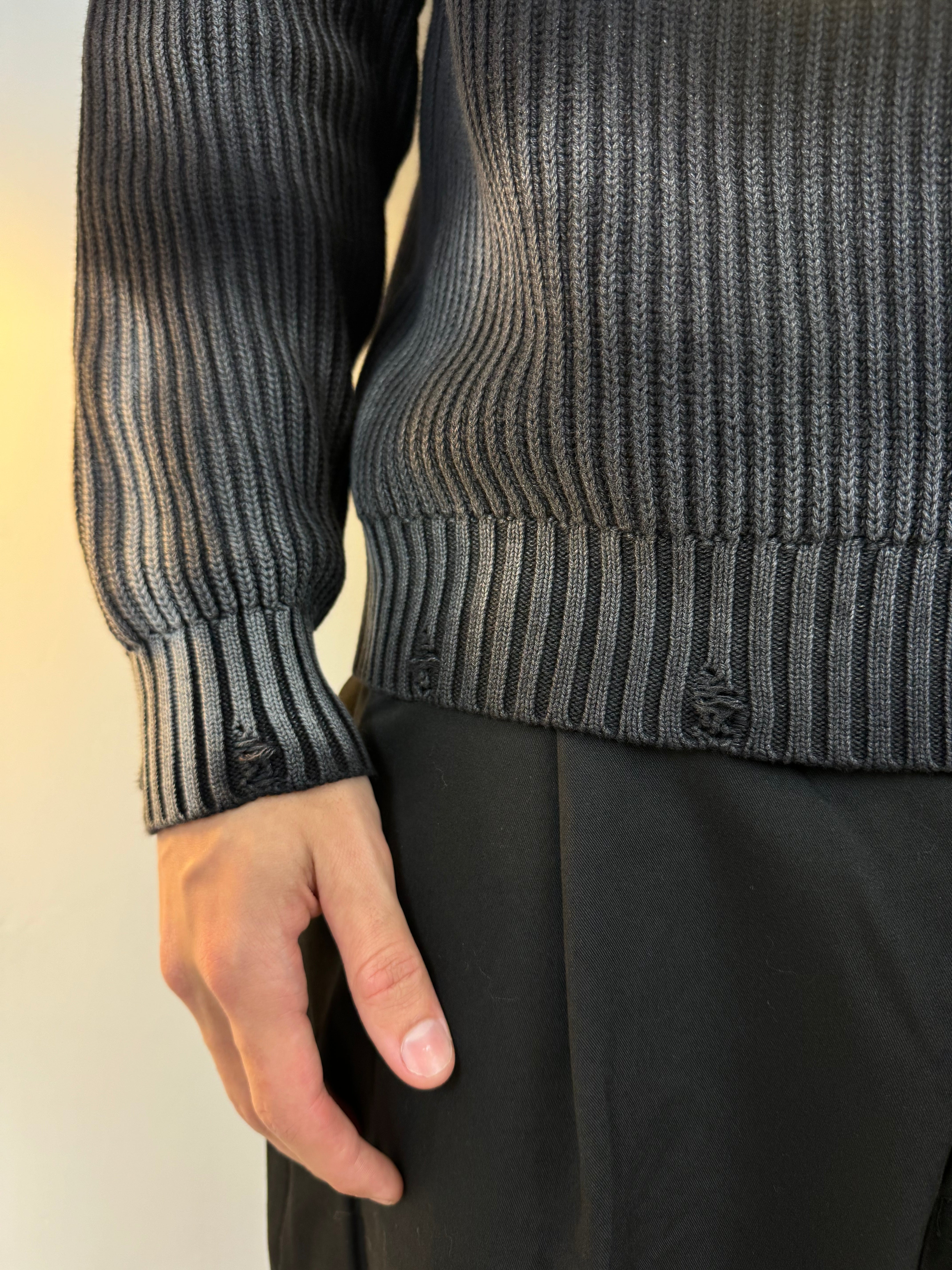 Gradient pullover